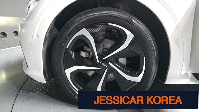 2023 Kia EV6 - Thumbnail 8