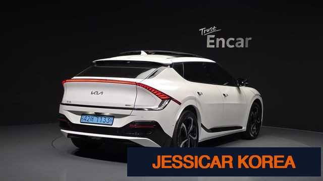 2023 Kia EV6 - Thumbnail 11