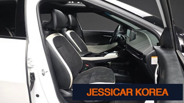 2023 Kia EV6 - Thumbnail 14