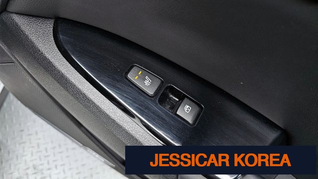 2022 Kia Sportage 5th Gen - Thumbnail 6