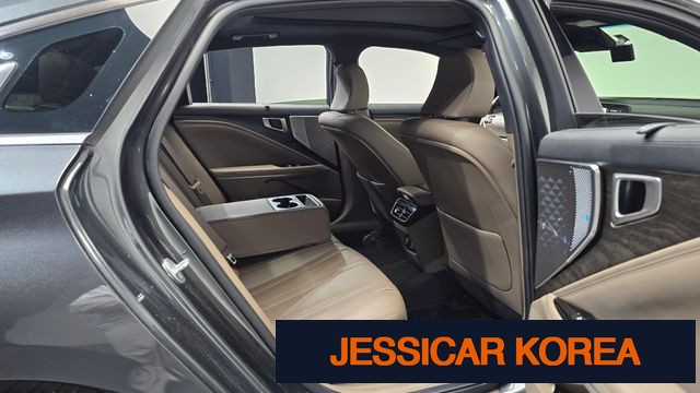 2023 Kia K8 - Thumbnail 11