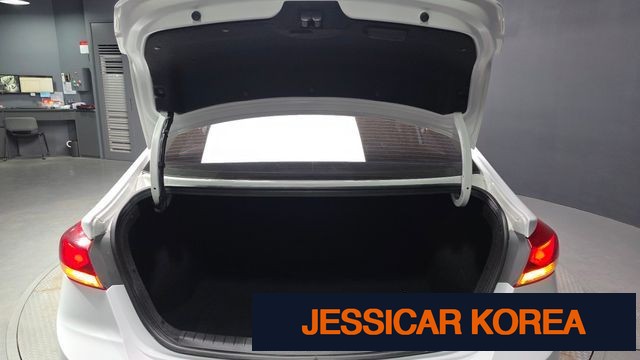 2018 Hyundai Avante AD - Thumbnail 14