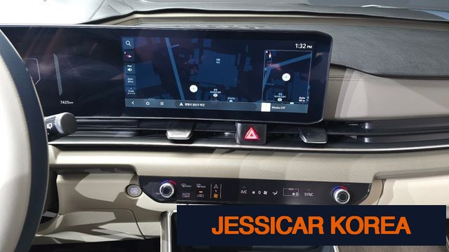 2025 Kia The New Carnival 4th generation - Thumbnail 2