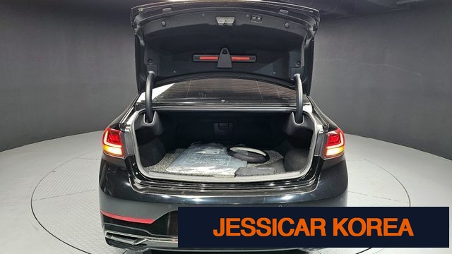 2020 Kia K7 Premier Hybrid - Thumbnail 6