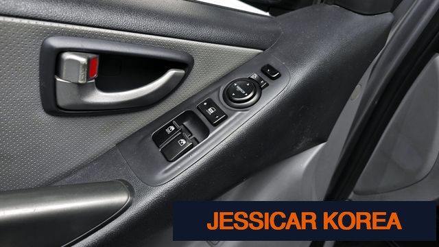 2015 Hyundai Grand Starex - Thumbnail 6