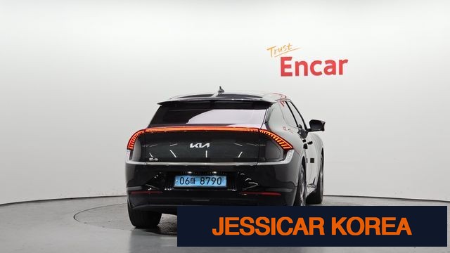 2023 Kia EV6 - Thumbnail 8