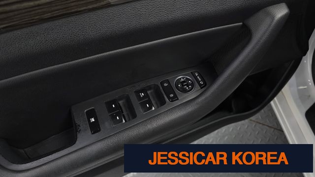 2015 Hyundai LF Sonata - Thumbnail 4