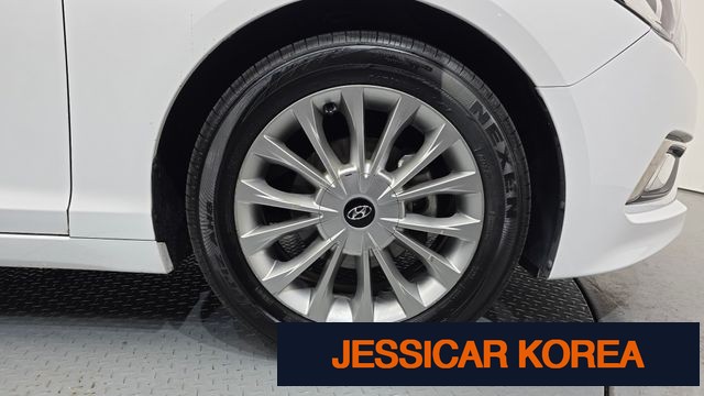 2015 Hyundai LF Sonata - Thumbnail 14