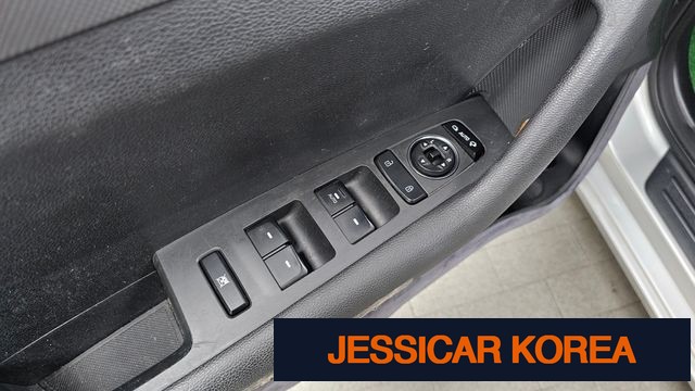2015 Hyundai LF Sonata - Thumbnail 2