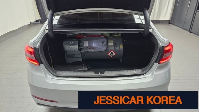 2015 Hyundai LF Sonata - Thumbnail 9