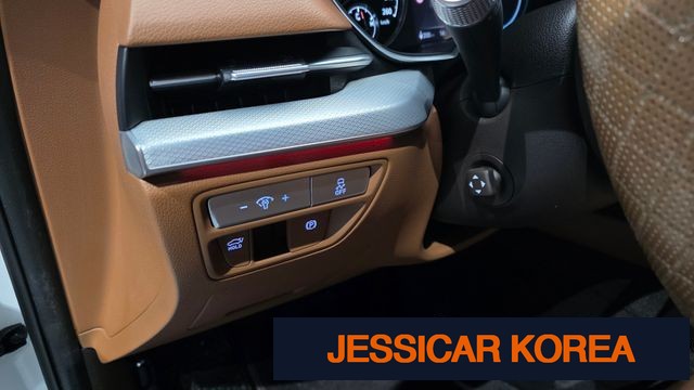 2022 Genesis Electrified G80 (RG3) - Thumbnail 19