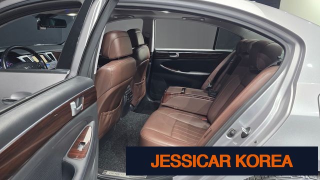 2013 Hyundai Genesis - Thumbnail 18