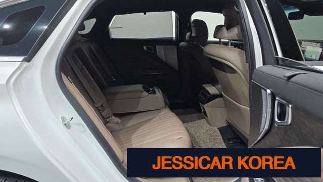 2023 Kia K8 Hybrid - Thumbnail 7
