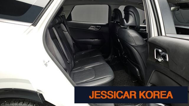2022 Kia Sportage 5th Gen - Thumbnail 2