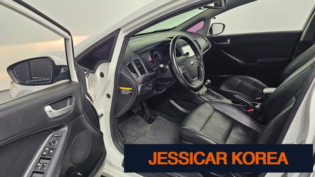 2013 Kia K3 - Thumbnail 4