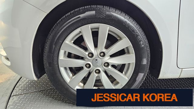2013 Kia K3 - Thumbnail 7
