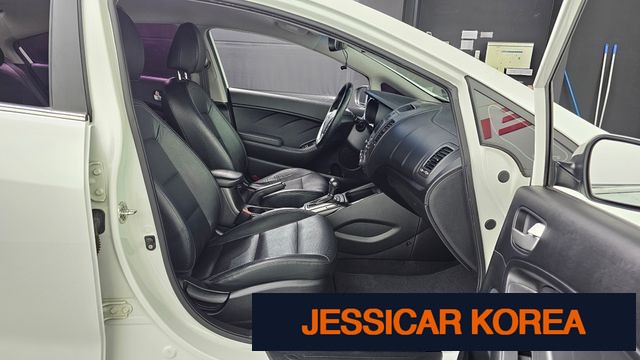 2013 Kia K3 - Thumbnail 12