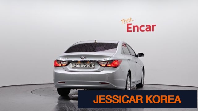 2011 Hyundai YF Sonata - Thumbnail 5