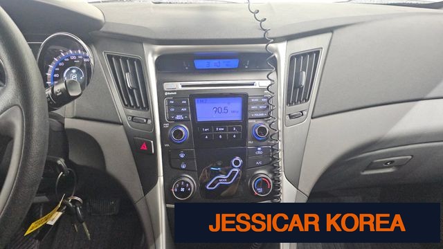 2011 Hyundai YF Sonata - Thumbnail 18