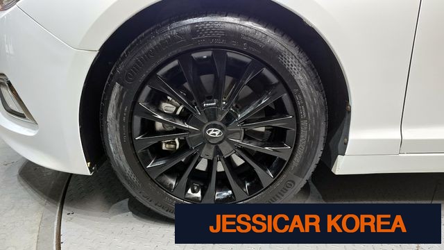 2016 Hyundai LF Sonata - Thumbnail 9