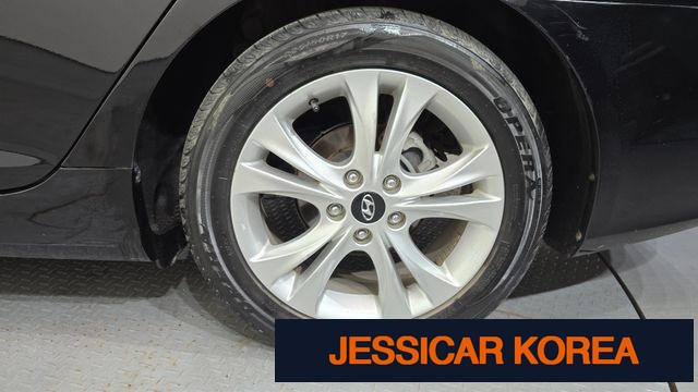 2012 Hyundai YF Sonata - Thumbnail 7