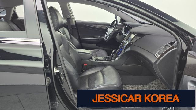 2012 Hyundai YF Sonata - Thumbnail 8
