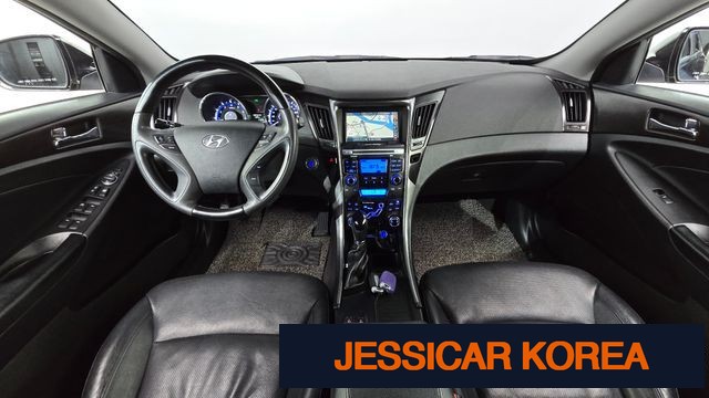 2012 Hyundai YF Sonata - Thumbnail 18
