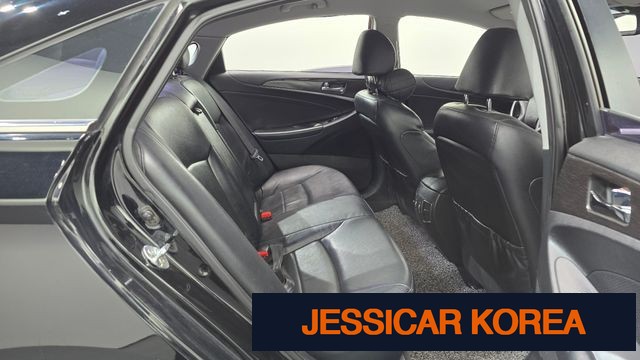 2012 Hyundai YF Sonata - Thumbnail 19