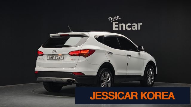 2013 Hyundai Santa Fe DM - Thumbnail 2
