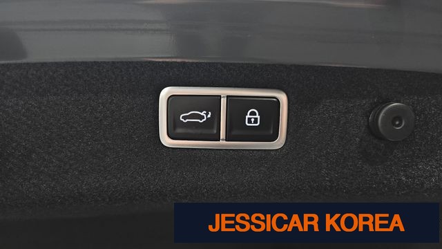 2023 Genesis The New G70 - Thumbnail 11