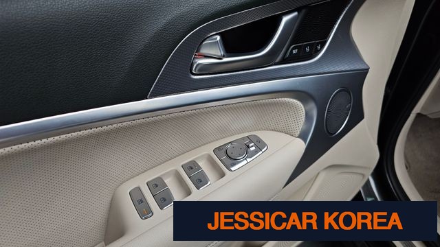 2023 Genesis The New G70 - Thumbnail 13