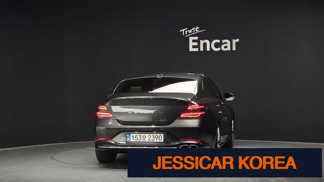 2023 Genesis The New G70 - Thumbnail 15