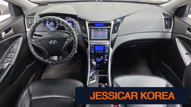 2011 Hyundai YF Sonata - Thumbnail 9