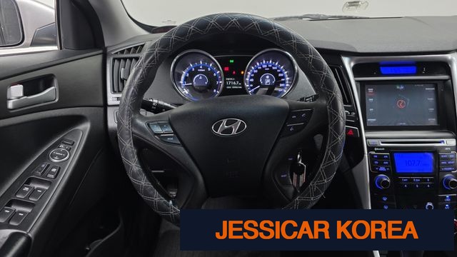 2011 Hyundai YF Sonata - Thumbnail 11