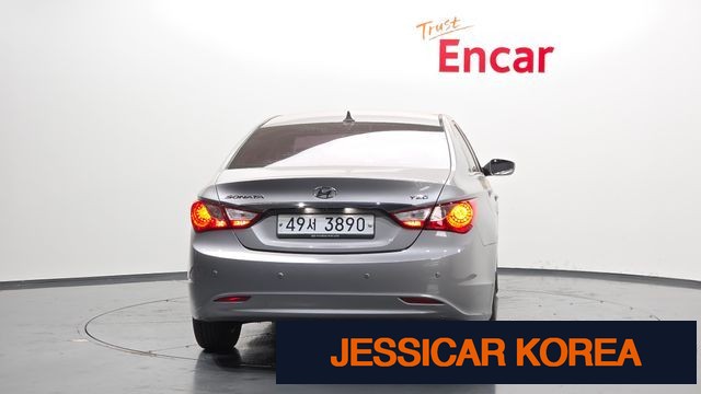 2011 Hyundai YF Sonata - Thumbnail 14