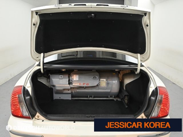 2005 Hyundai New Grandeur XG - Thumbnail 4