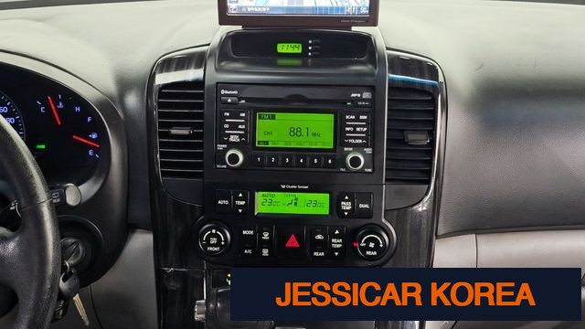 2013 Kia Carnival R - Thumbnail 17