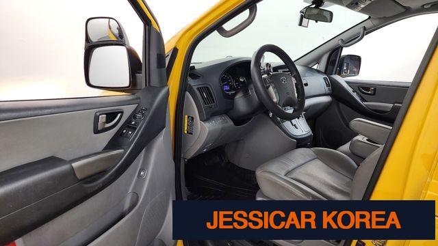 2017 Hyundai Grand Starex - Thumbnail 2