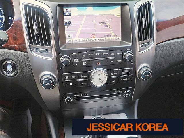 2010 Hyundai Equus (new model) - Thumbnail 10