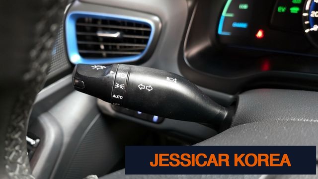 2017 Hyundai Ioniq Hybrid - Thumbnail 9