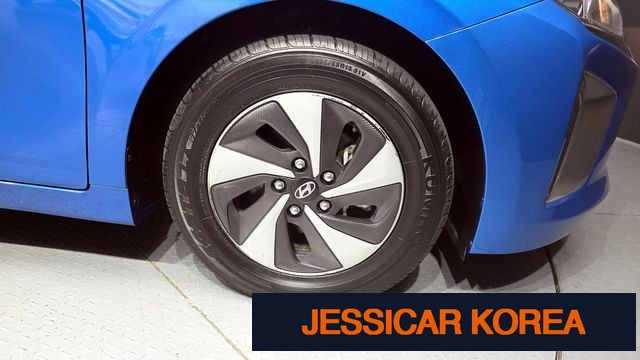 2017 Hyundai Ioniq Hybrid - Thumbnail 14