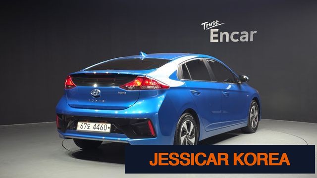 2017 Hyundai Ioniq Hybrid - Thumbnail 16