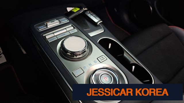 2023 Genesis GV70 - Thumbnail 9