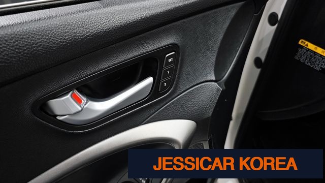 2015 Hyundai Santa Fe DM - Thumbnail 4
