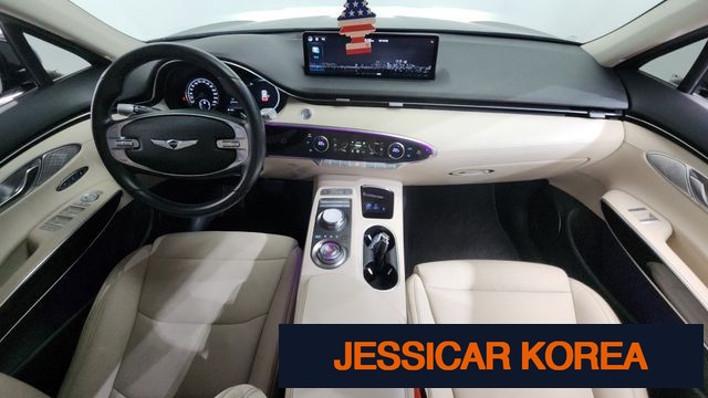 2021 Genesis GV70 - Thumbnail 13