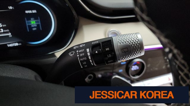 2021 Genesis GV70 - Thumbnail 19