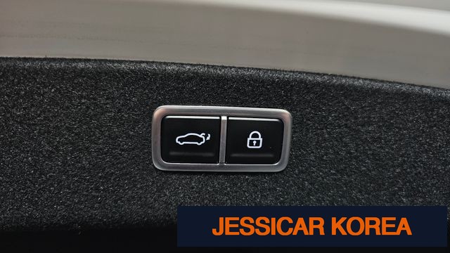 2025 Genesis G80 (RG3) - Thumbnail 11