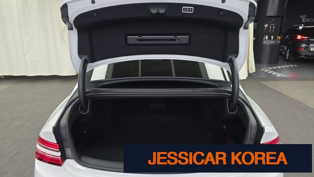 2022 Genesis G80 (RG3) - Thumbnail 12