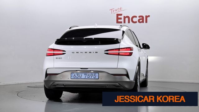 2022 Genesis GV60 - Thumbnail 8