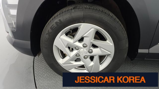 2023 Hyundai Kona Hybrid (SX2) - Thumbnail 2
